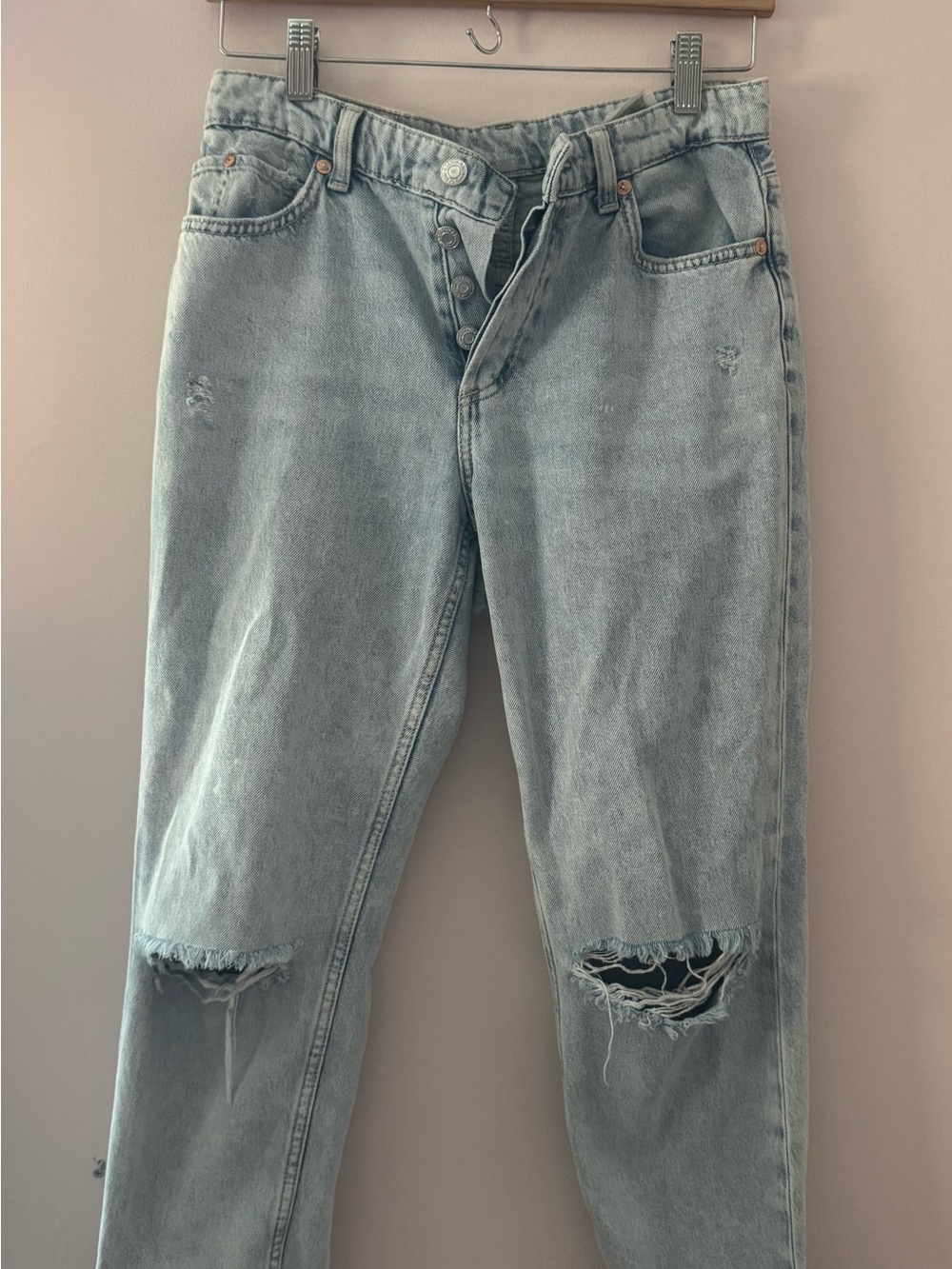 Relaxed Boyfriend Ankle Jeans in Light Blue Wash
